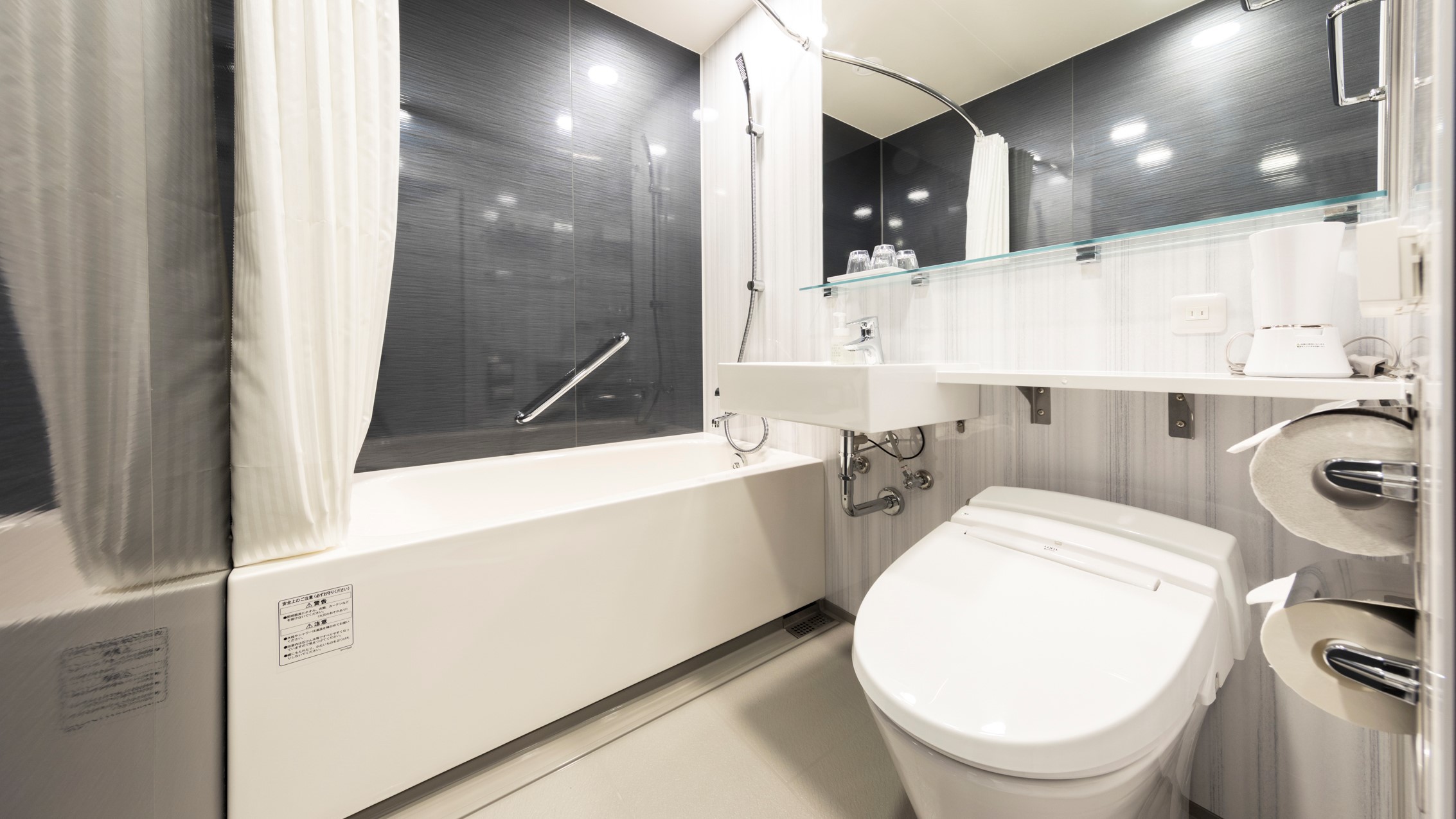 ■広々ユニットバス（スーペリアダブル＆コンフォートツイン）