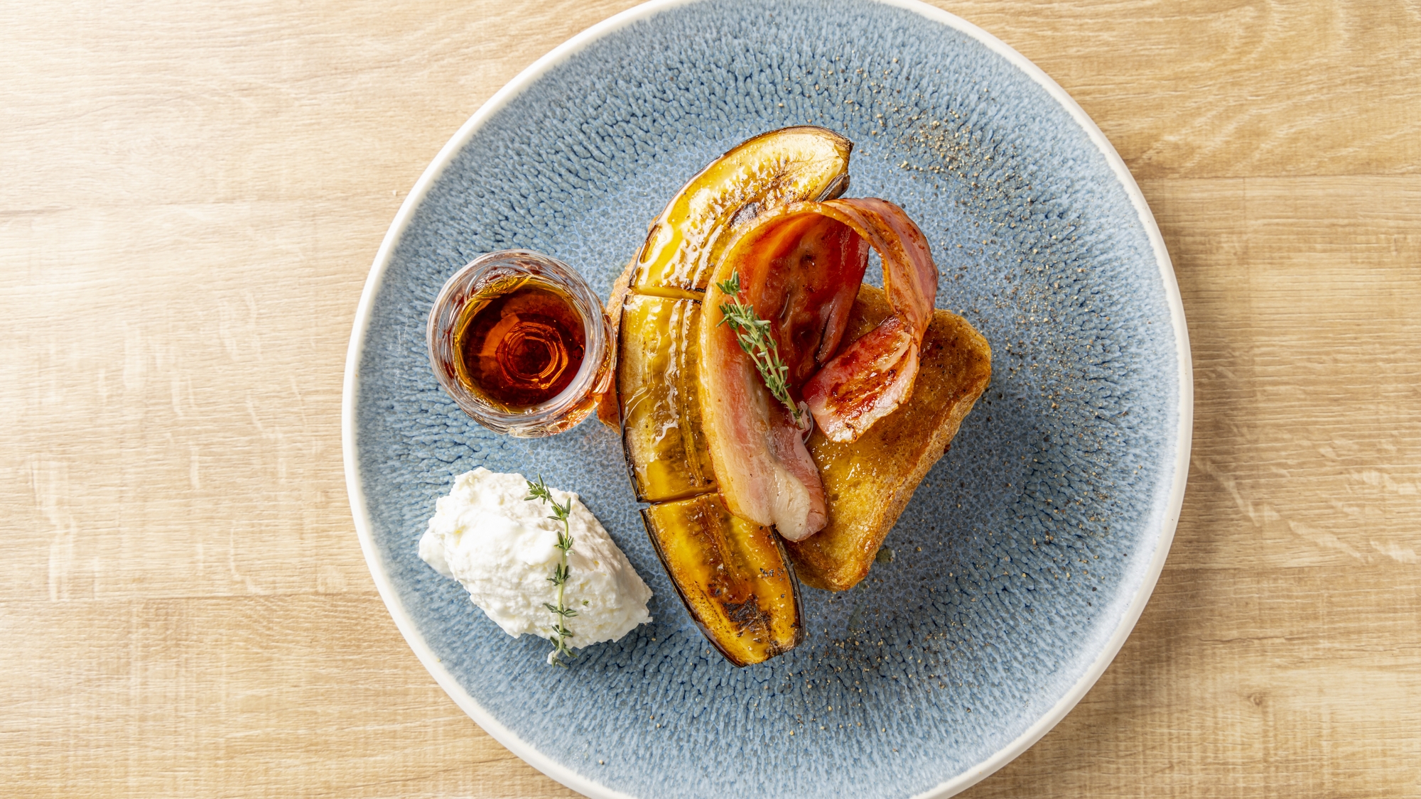 ■ご朝食｜選べるメインプレート「北海道産生乳のフレンチトースト」