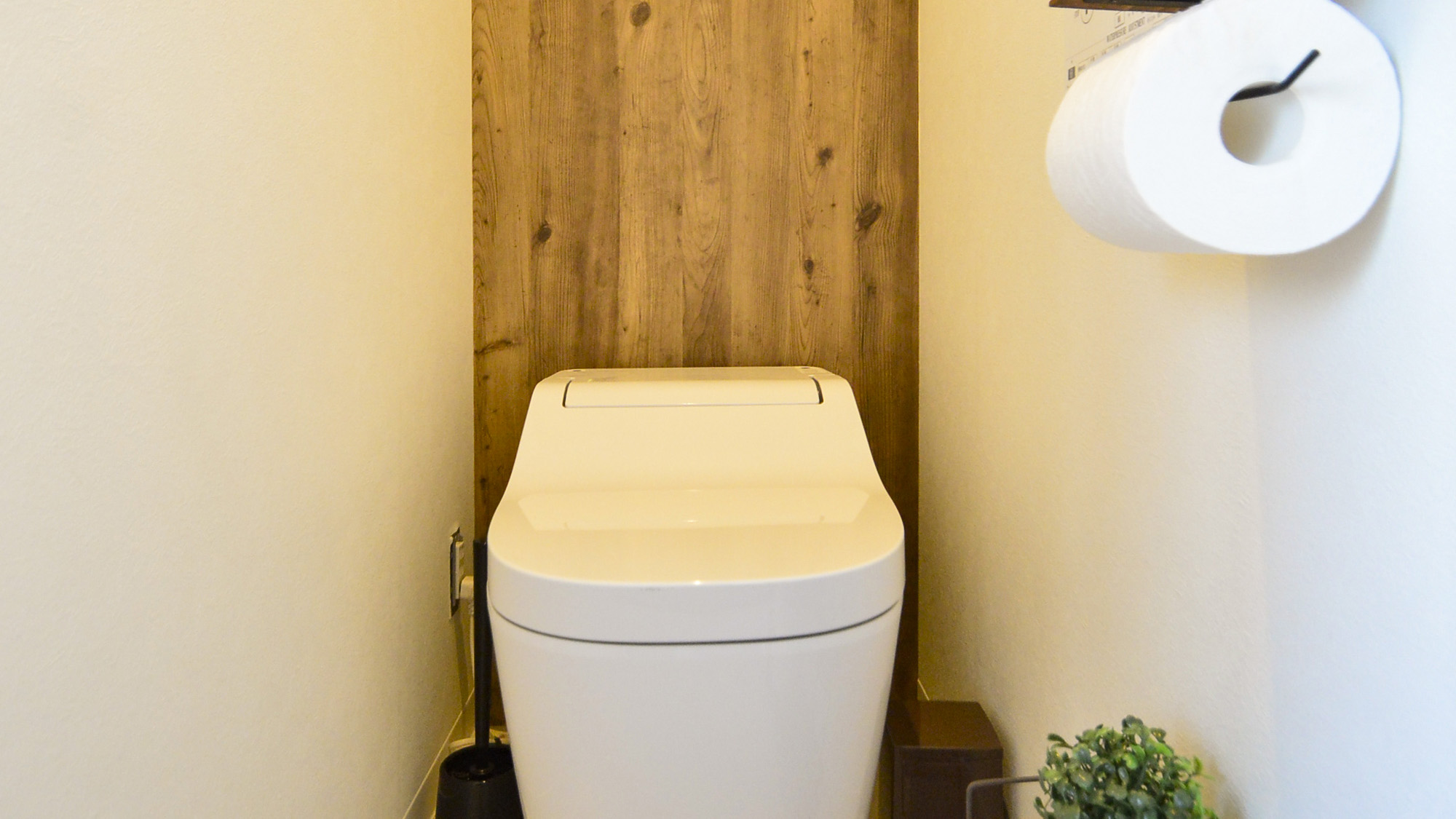 ・【お手洗い】温水洗浄機能付便座を完備。清潔感を損なわないようお手入れをしています