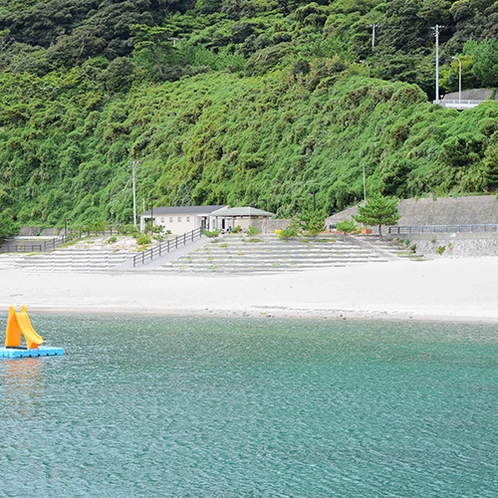 *【海水浴場】島の反対側に位置する多幸湾