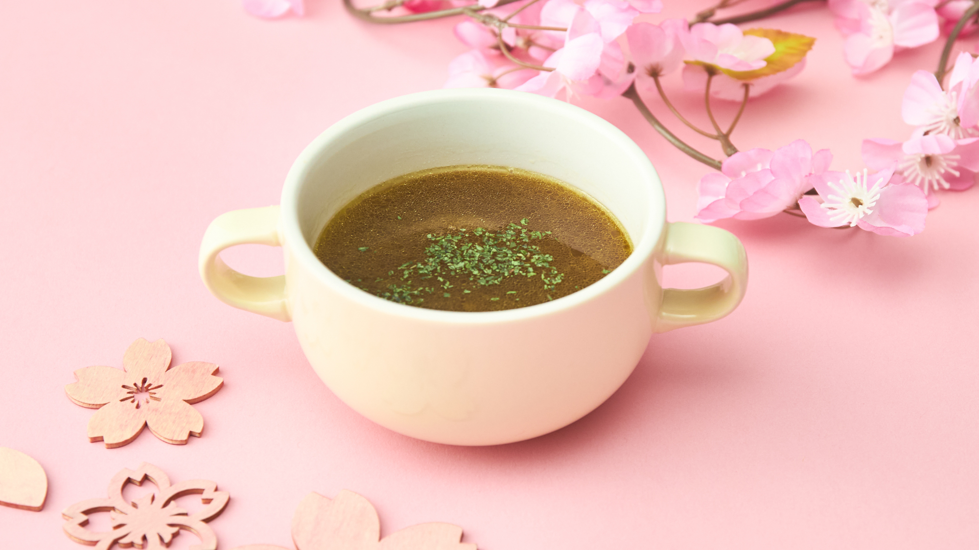 （日替わり）玉葱をたっぷり使い、春の朝にぴったりのやさしい味わいに仕上げたオニオンスープ