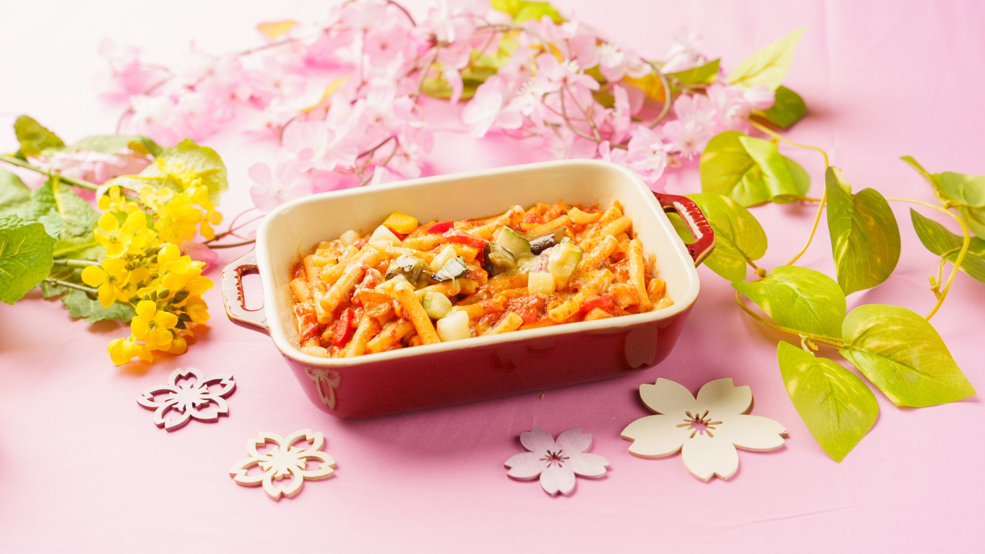 【春限定　日替わりおかず ～5/31】オレガノやトマトを使用したマリナーラソースのマカロニ料理