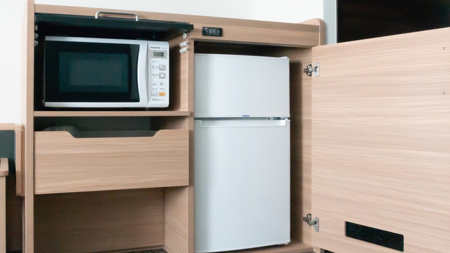 ◆冷蔵庫は冷凍・冷蔵スペースがセパレート♪凍らせたいドリンクやアイスの保冷にも「便利」と好評です♪