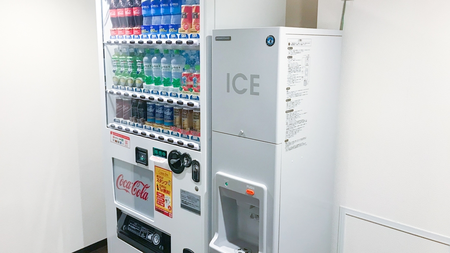 【自動販売機・製氷機】各フロアに設置しております。