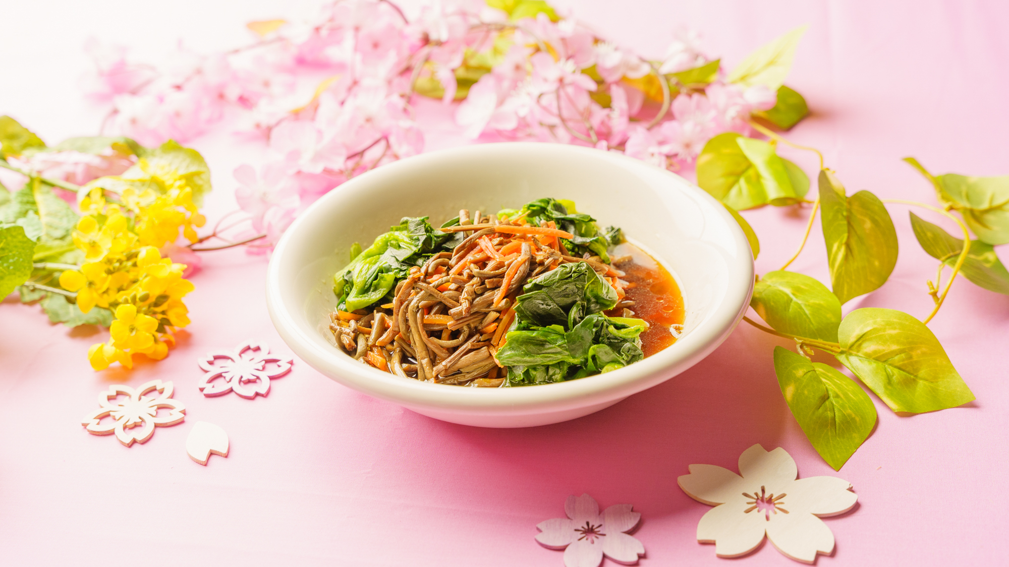 【春限定　日替わり惣菜 ～5/31】ぜんまいと菜の花に出汁の旨味が染み込んだ素朴で優しい味わい