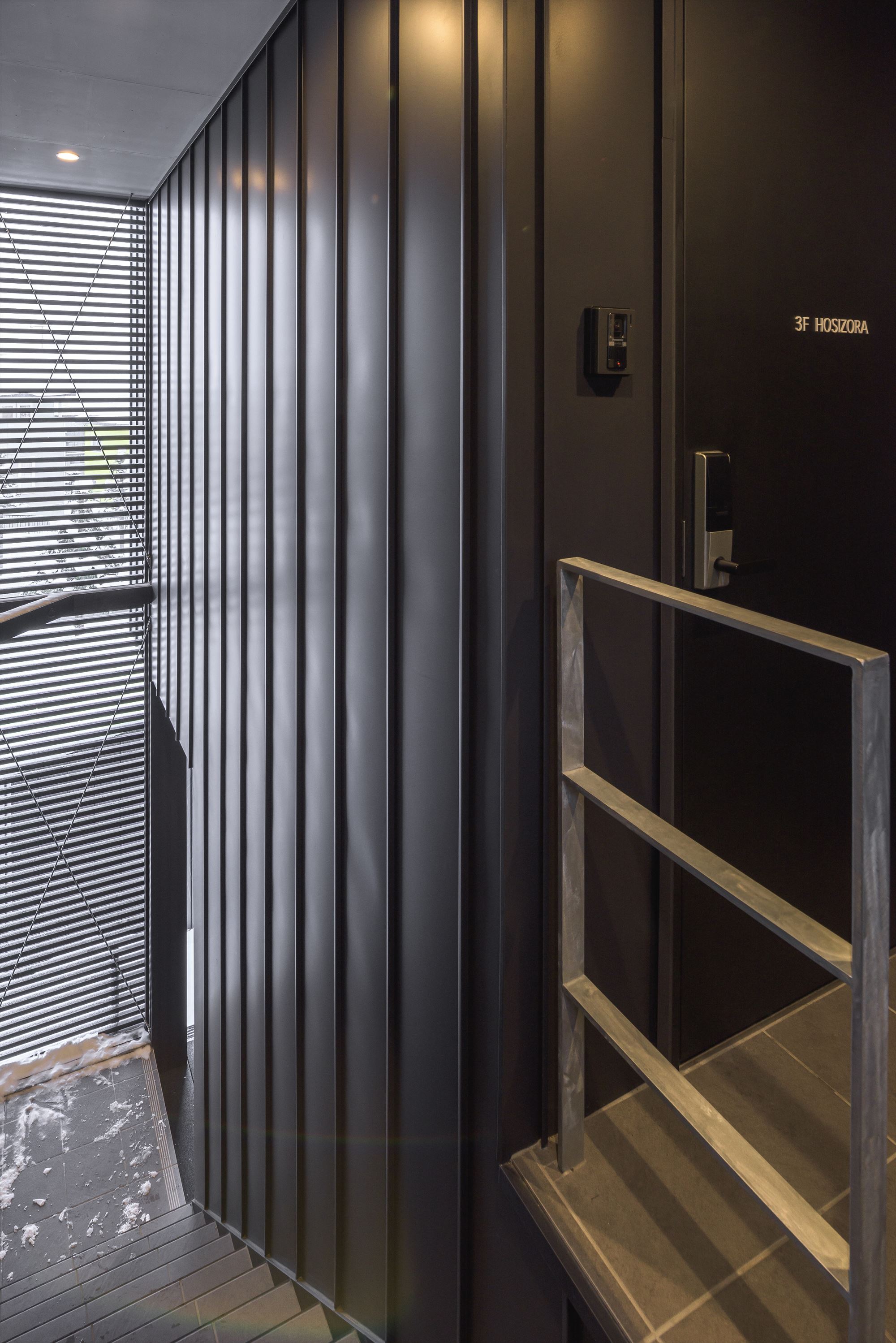 ユニート3F  エントランス