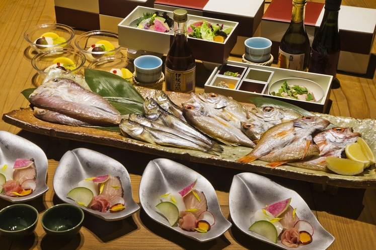 【酒肴イメージ】丹後で獲れた新鮮な魚介は格別。旬で彩られたお料理を存分にお召し上がりください