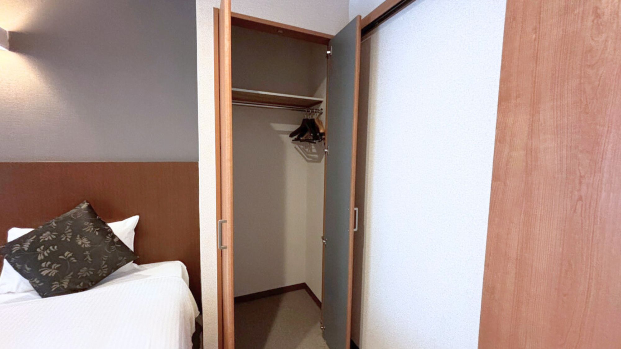 【コンドミニアムタイプ】トリプルルーム★ご利用に必要な設備を効率的に配置し、収納スペースも充実