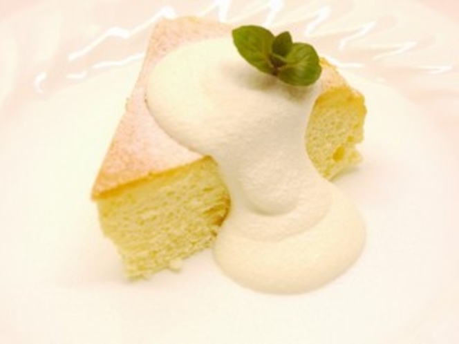 【夕食】スフレチーズケーキ　＊洋食時の自家製デザート一例