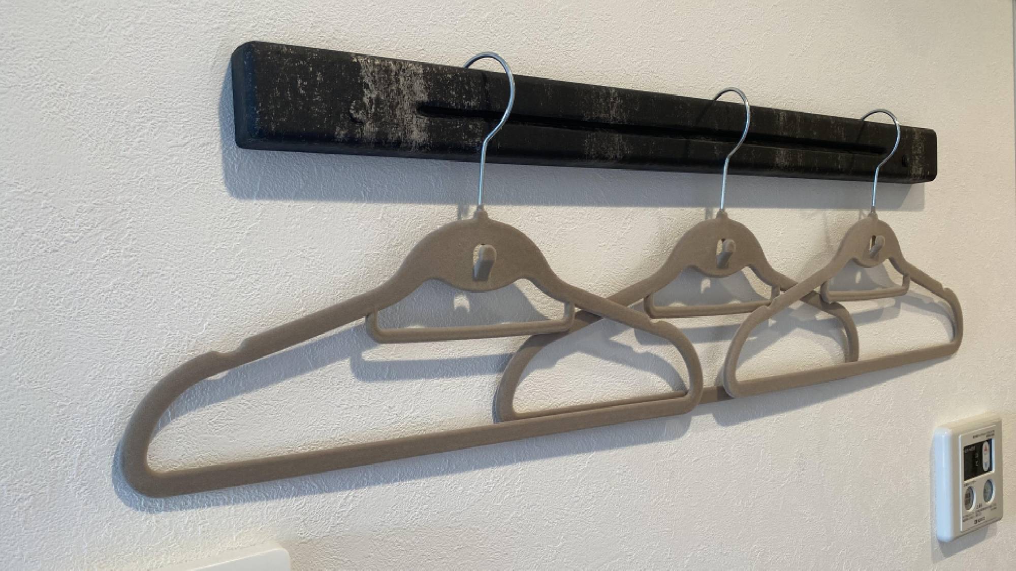 ・【ツインベッドルーム】ハンガー