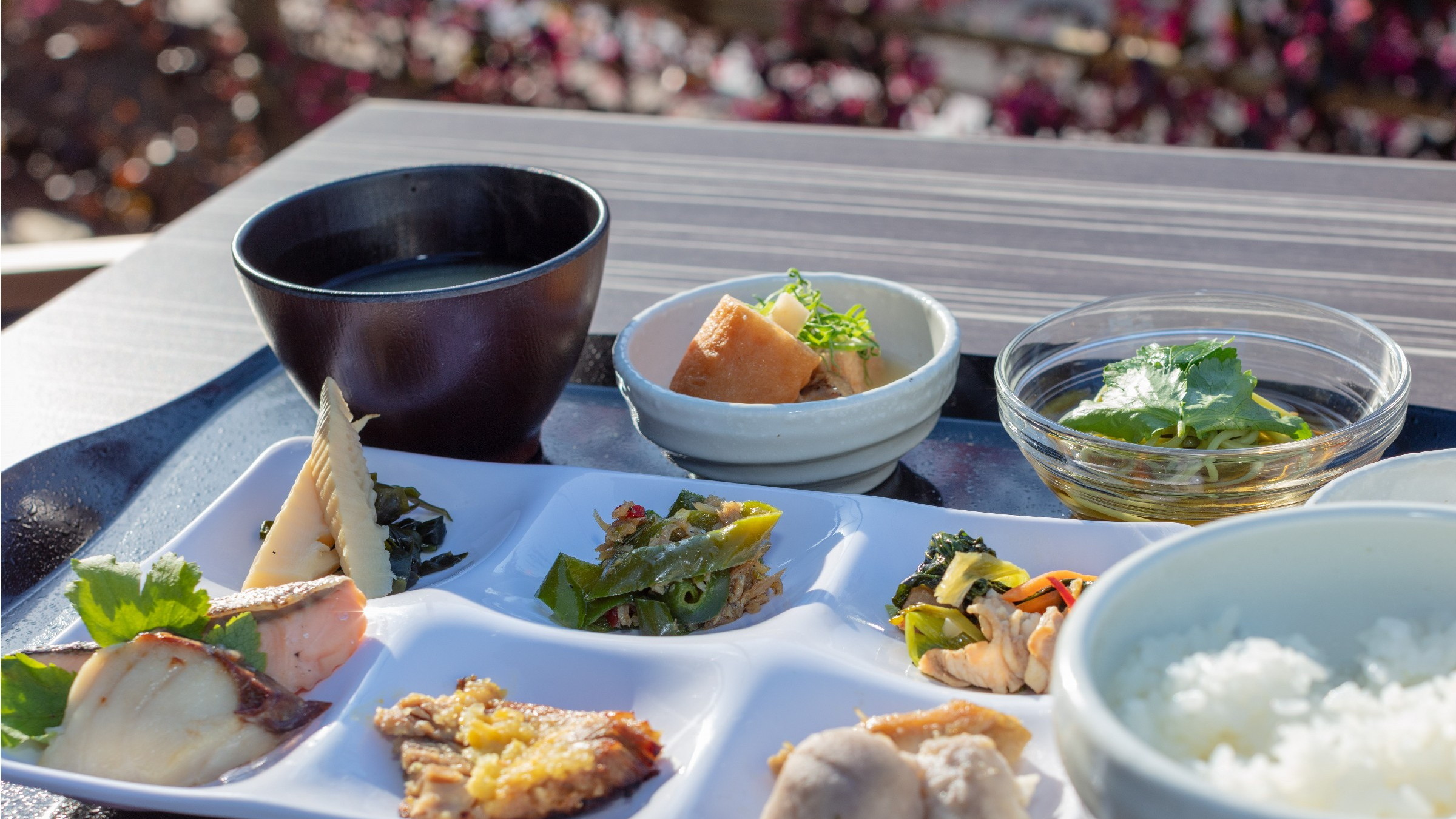 朝食バイキング　イメージ