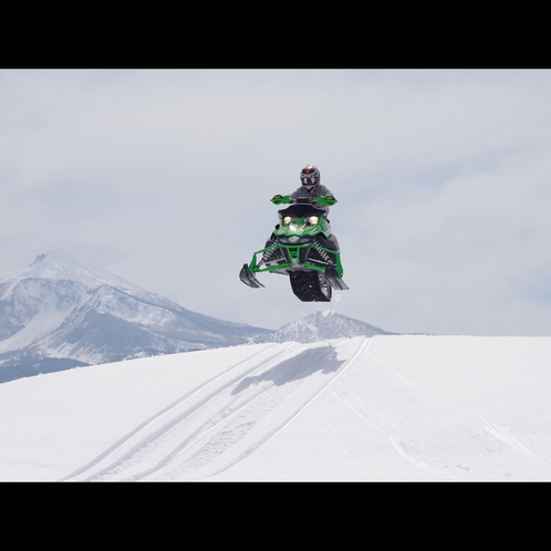 雪原のスノーモービルは最高！！