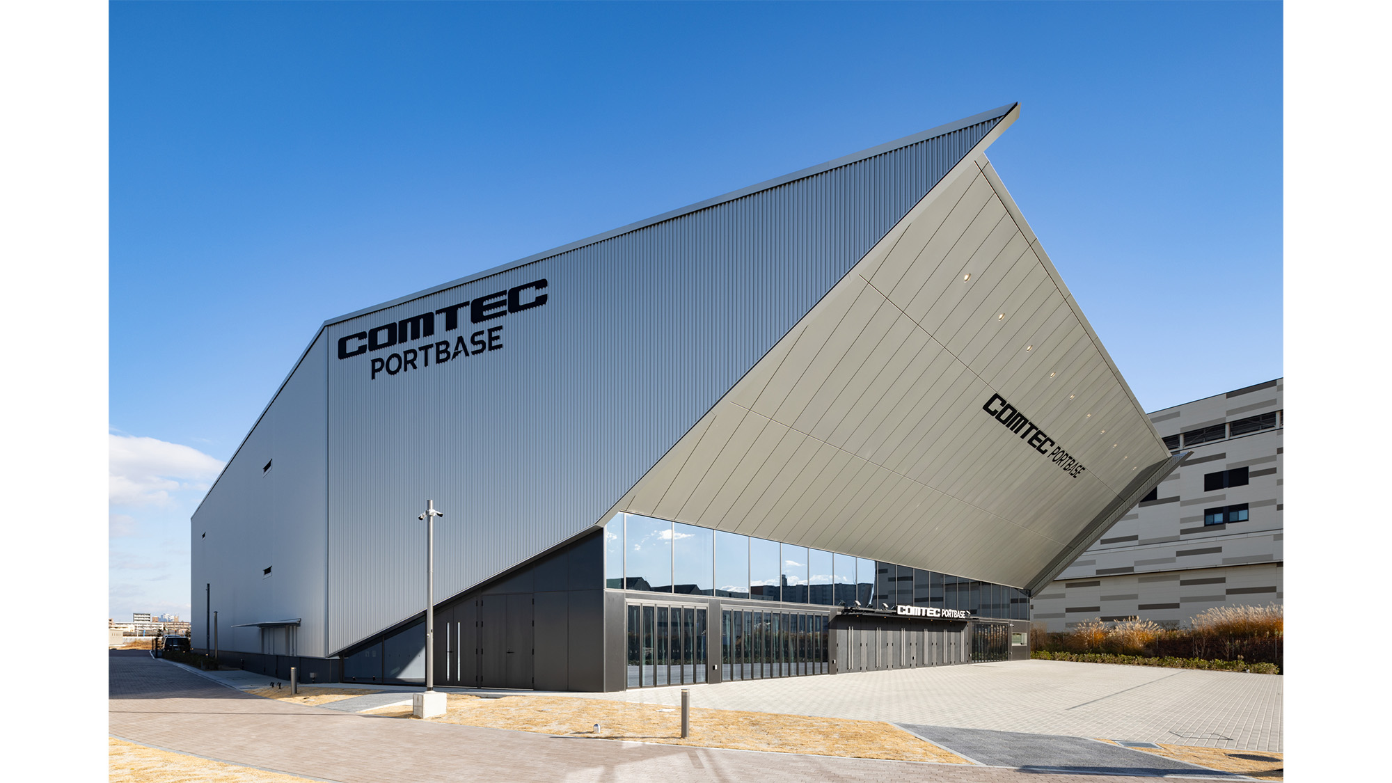 名古屋最大級のライブハウス型ホール「COMTEC PORTBASE」：当館から徒歩約9分です。