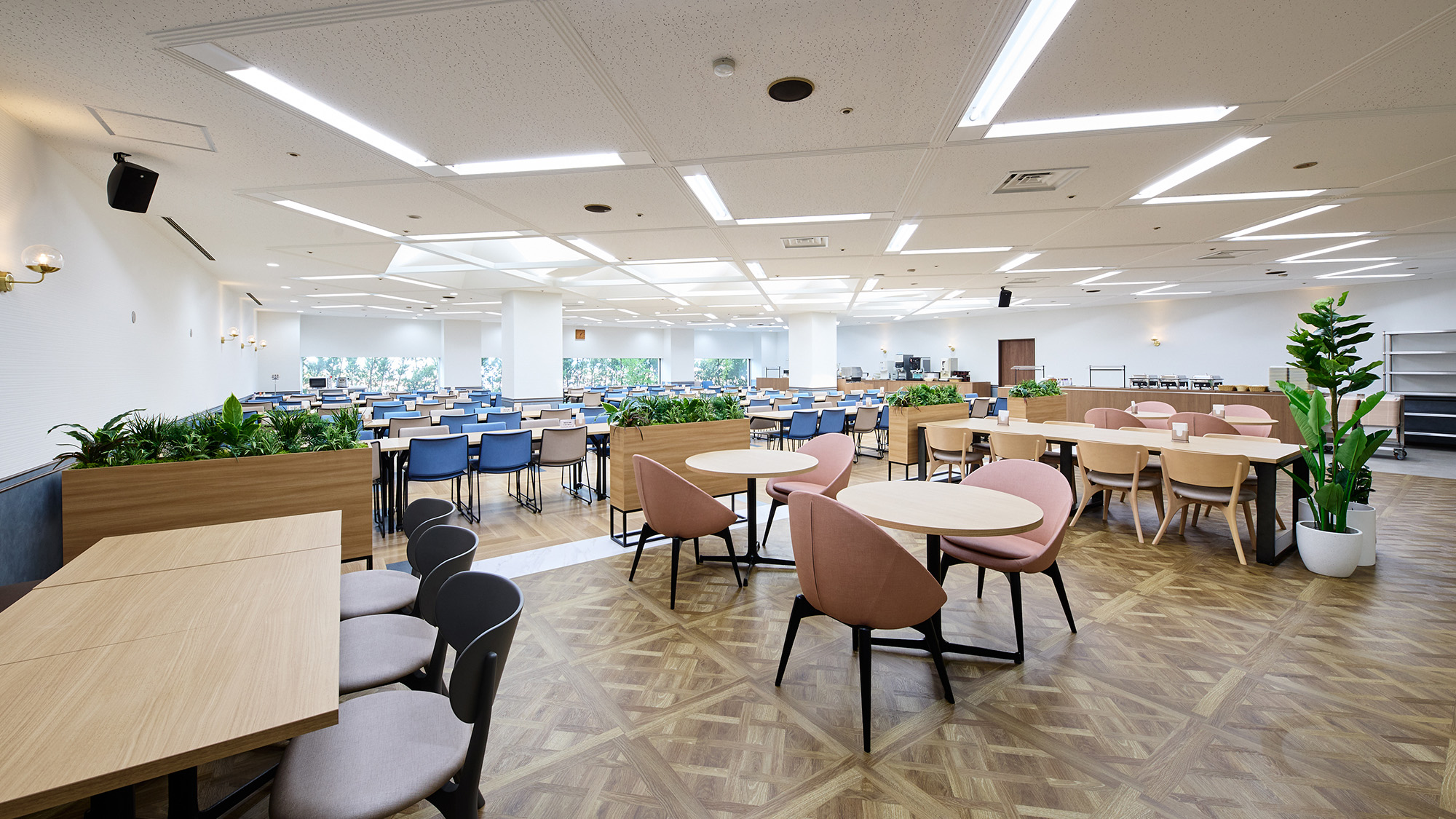 1Fラウンジ＆ダイニングルームが新しく生まれ変わりました。