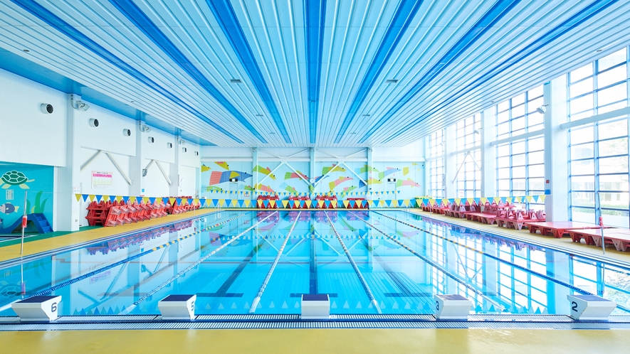 邦和みなと スポーツ&カルチャーのプールです。水中運動で身体への負担を軽減、効率よく運動を。