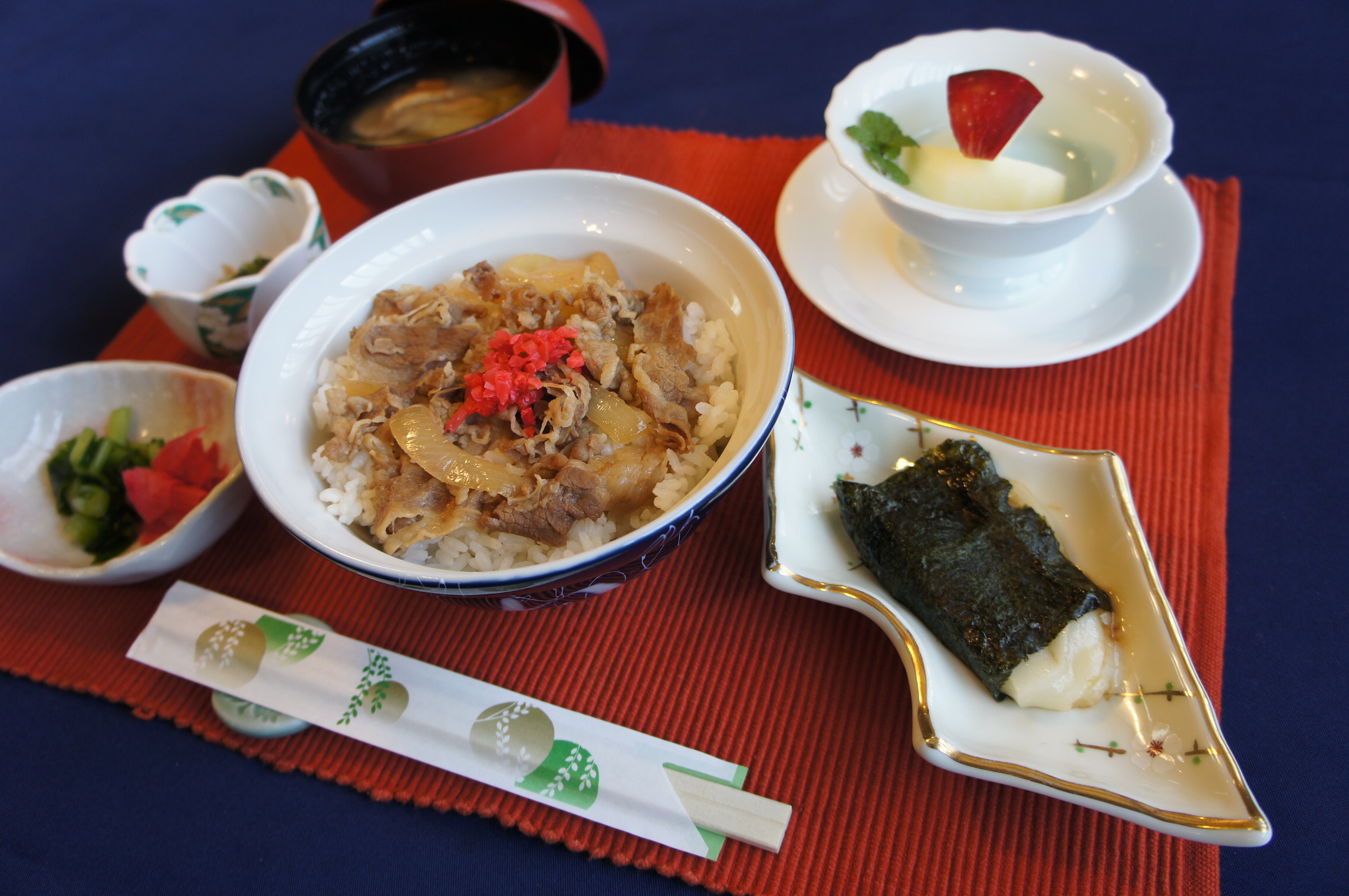 スキー営業時の定食の一例　牛丼定食