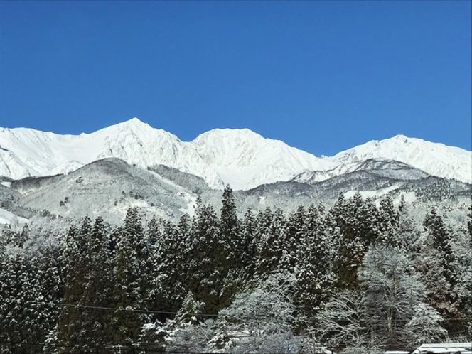 冬の白馬の山々