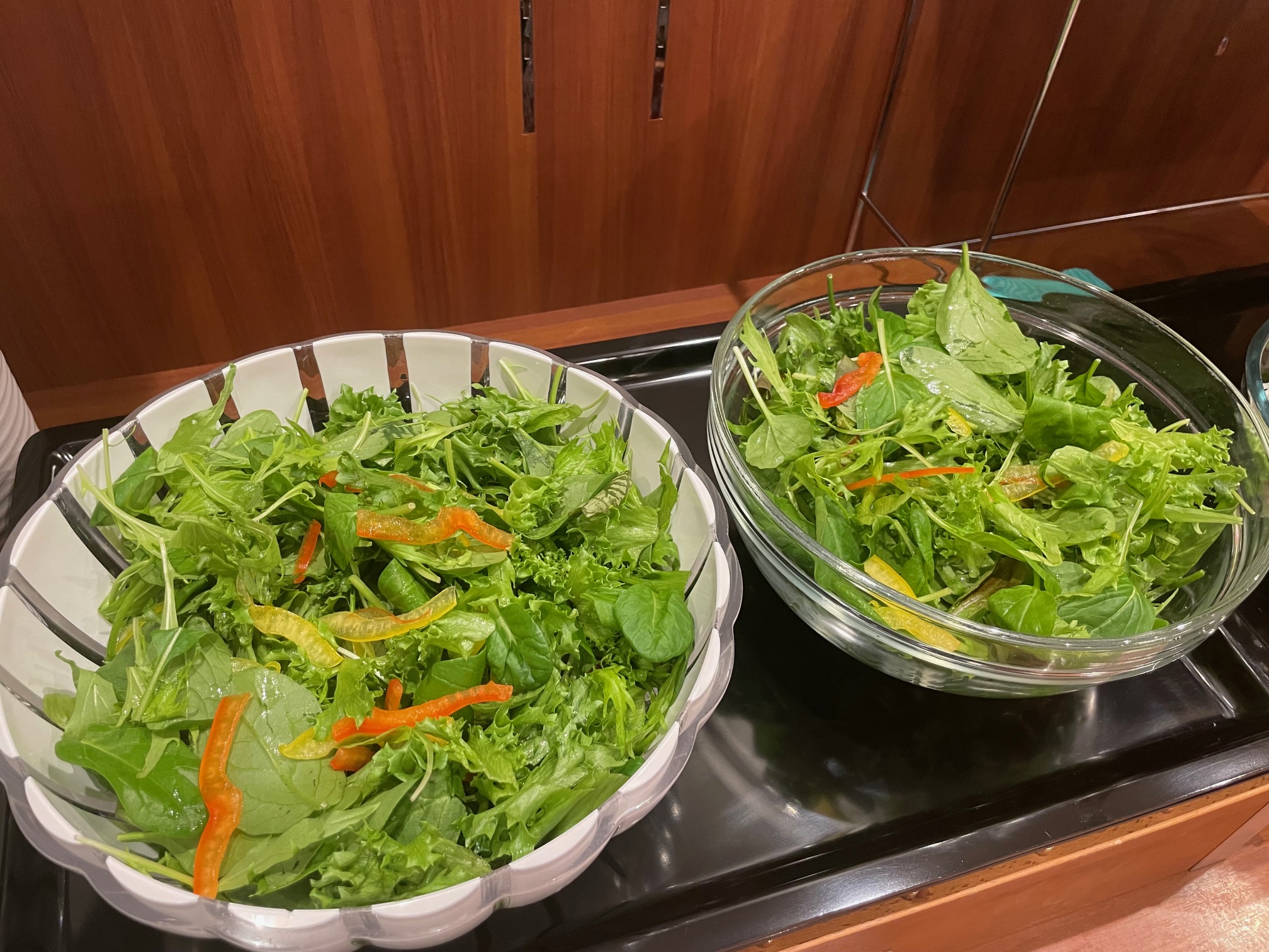季節の野菜サラダ