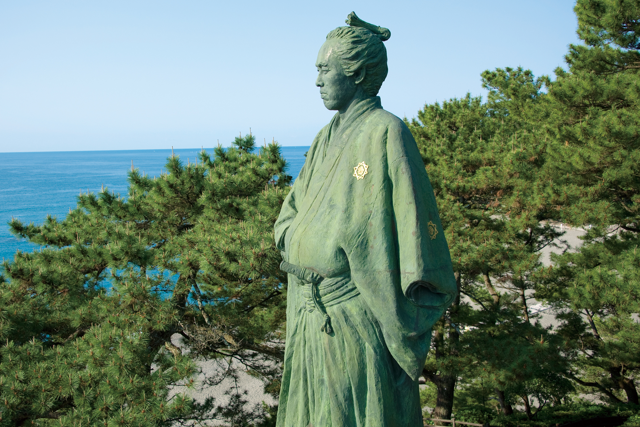 ◆坂本龍馬像「画像提供：高知県観光コンベンション協会」