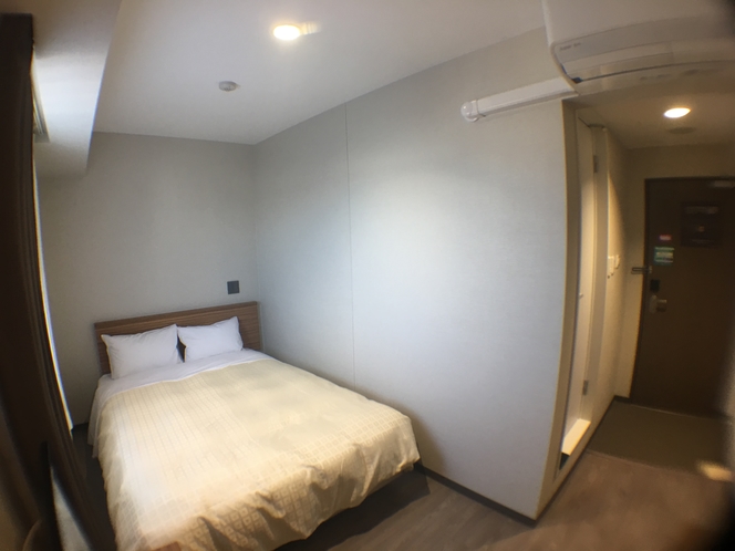 ☆セミダブルルーム☆全室１４０センチ幅のベッドを設置しております♪