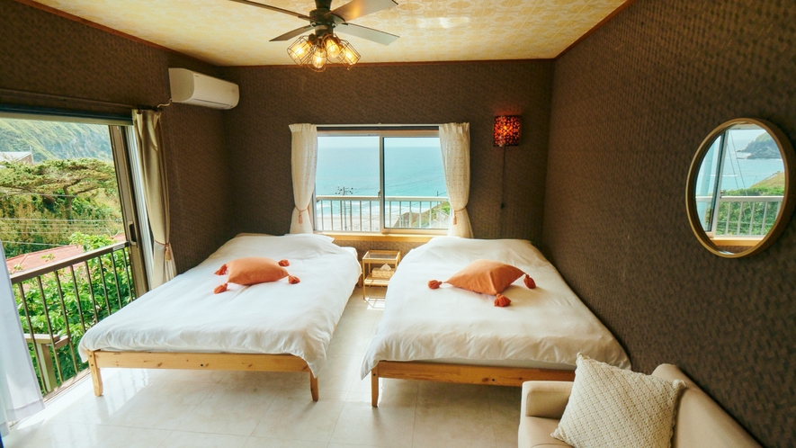 オーシャンビュールーム　前浜の海を一望できる特別なお部屋。あの「日本ベッド」を採用！