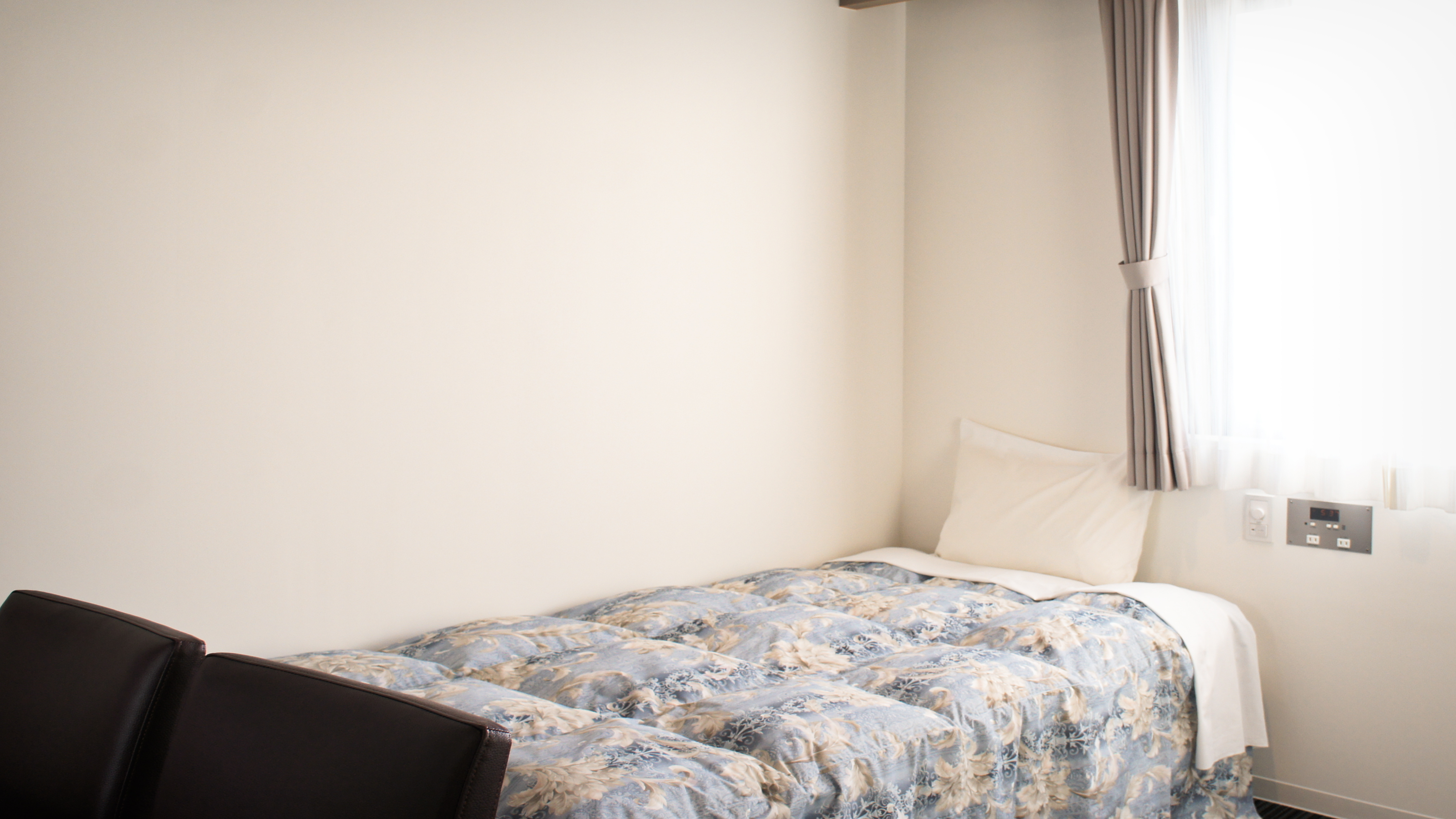 【シングルルーム】/ single room