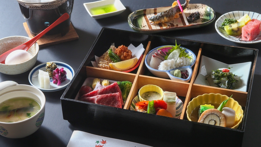 【1泊2食/京都高雄 もみぢ家】〜源氏ボタル鑑賞付き〜納涼川床料理を愉しむ宿泊プラン/夕・朝食付