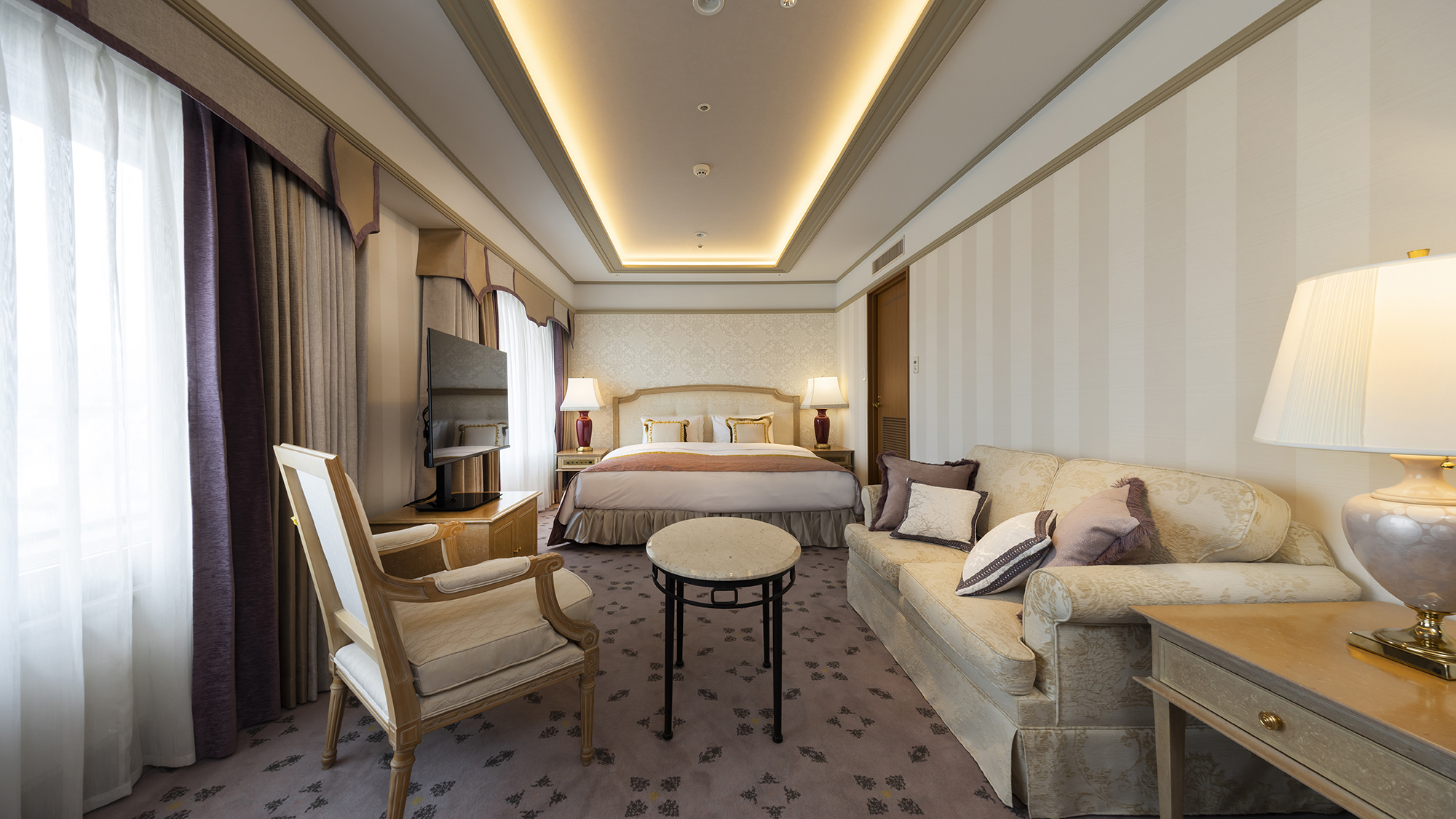 禁煙 エグゼクティブデラックスキングダブル(45平米・北向き) リビング