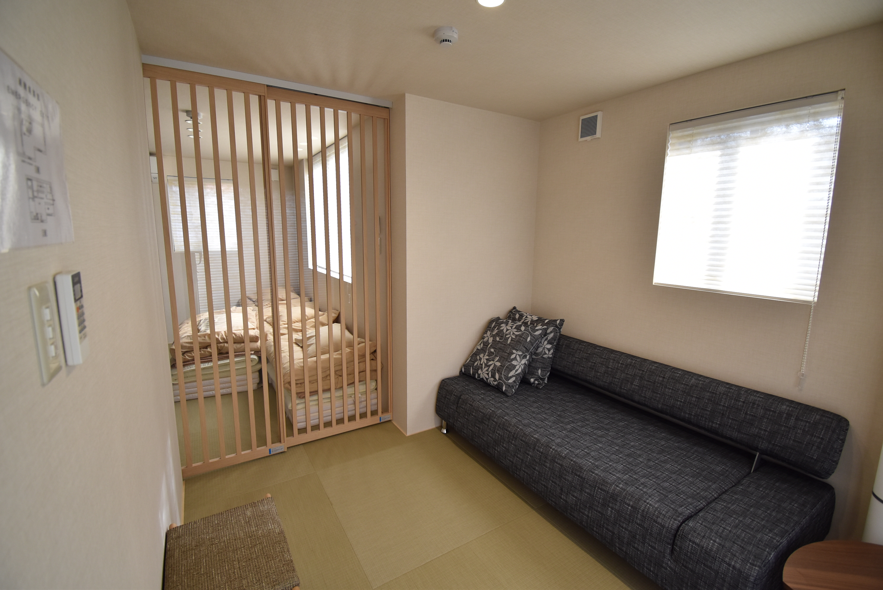 リビング兼寝室　ソファーベッド　ファミリー／グループ