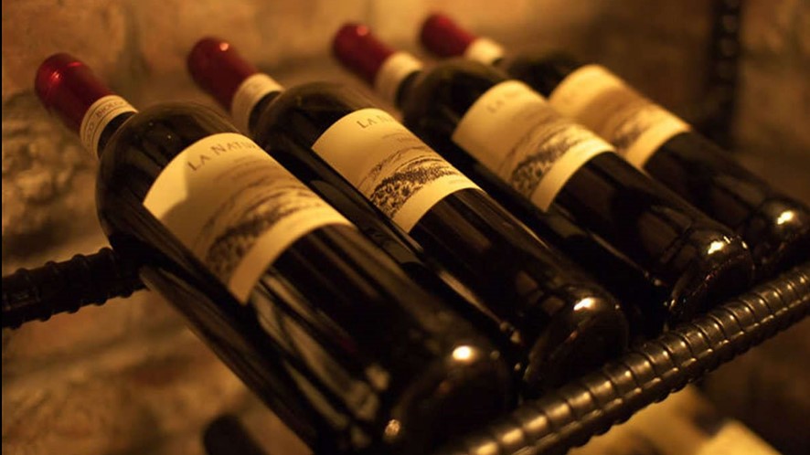 【ディナータイム】イタリア全土から独自にセレクトしたワインをご用意。