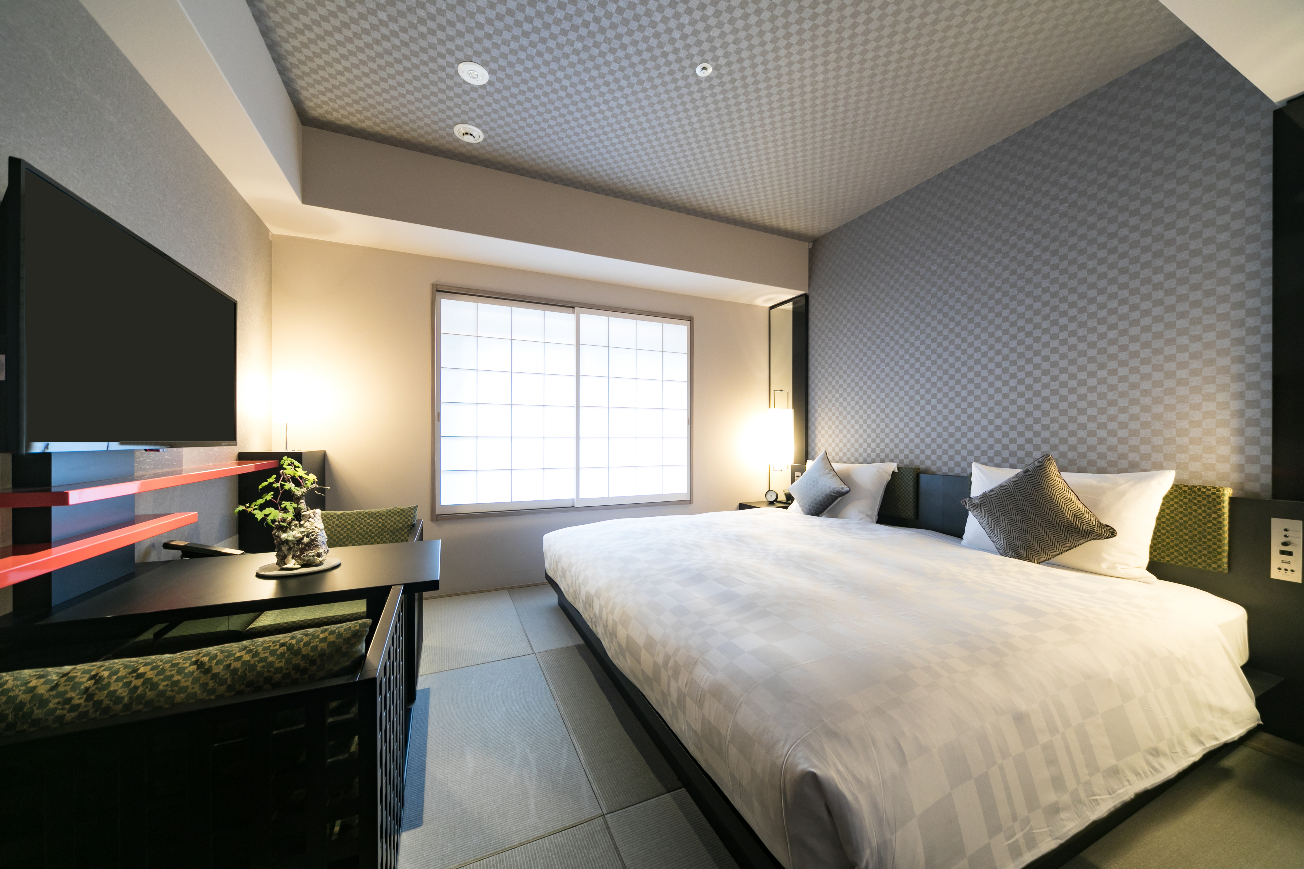 ▼ワイドダブル　京都の中心で、伝統と洗練が調和する畳敷きのプライベート空間