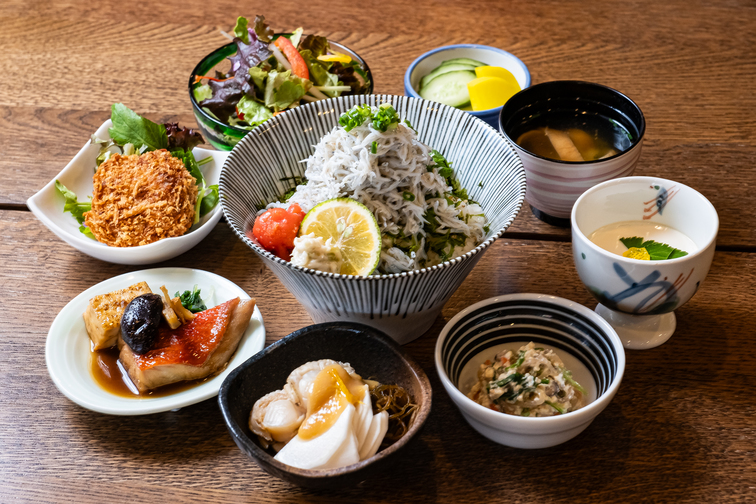 【二食付き】夕食メニューが選べる♪満腹満足プラン！