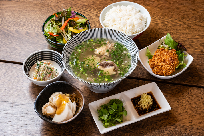 【二食付き】夕食メニューが選べる♪満腹満足プラン！
