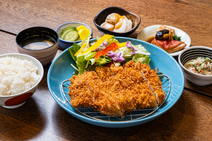 【二食付き】夕食メニューが選べる♪満腹満足プラン！