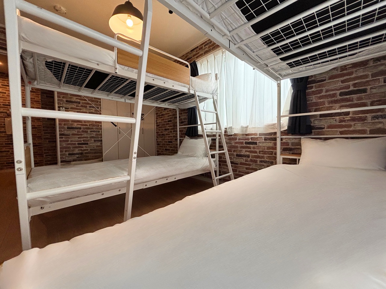 B棟：ベッドルーム