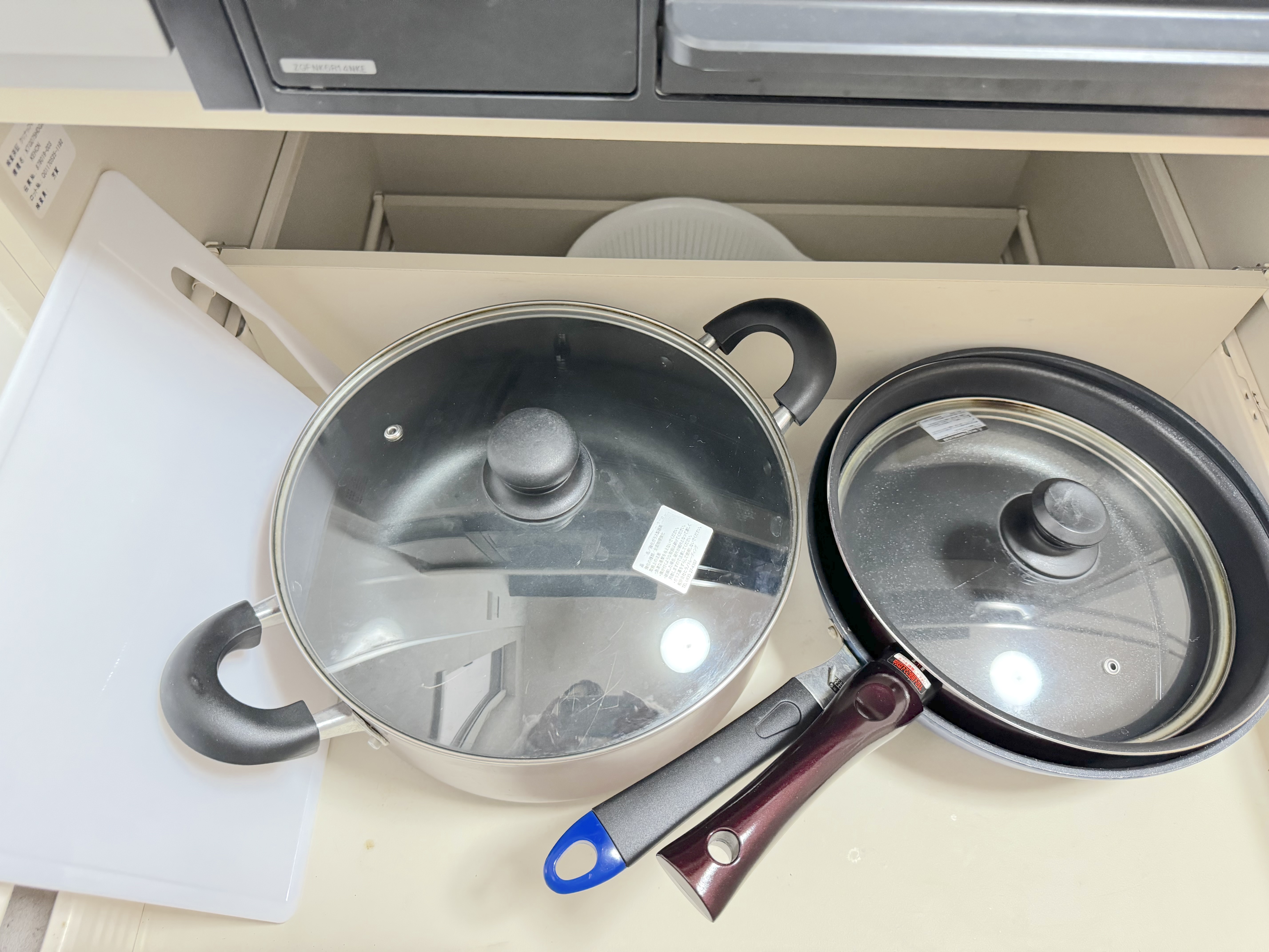食器類、調理器具も完備