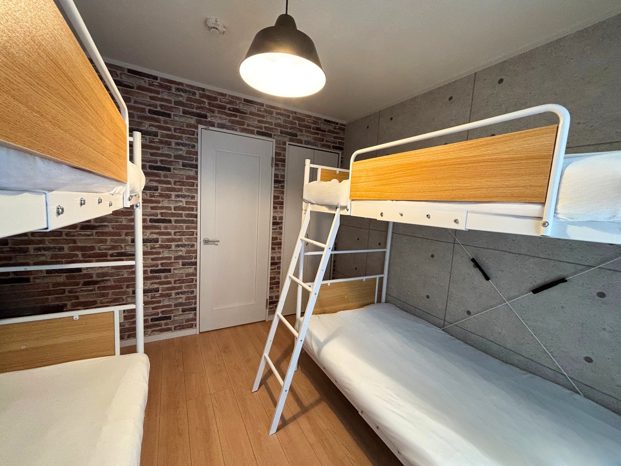 B棟：ベッドルーム