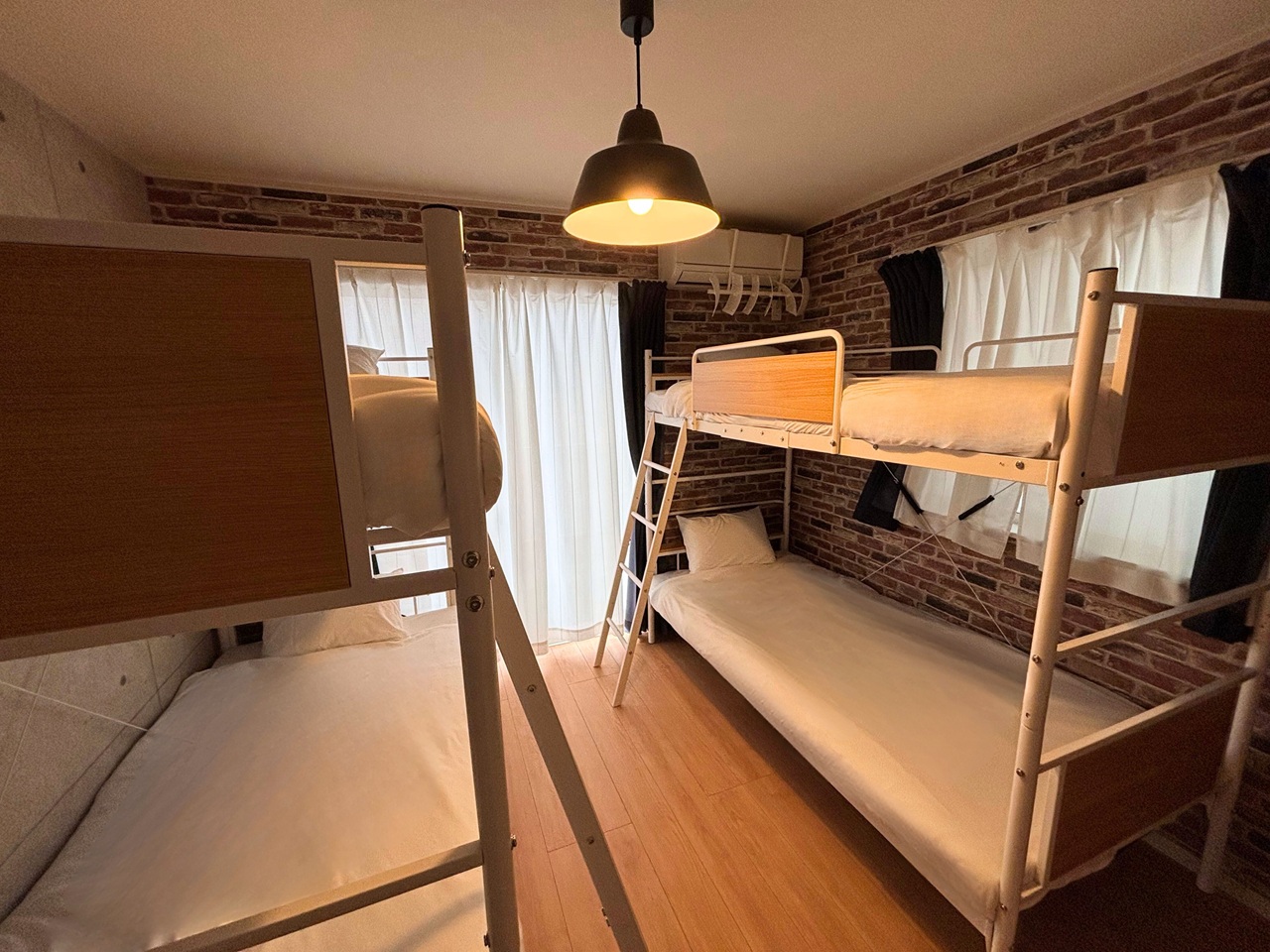 B棟：ベッドルーム