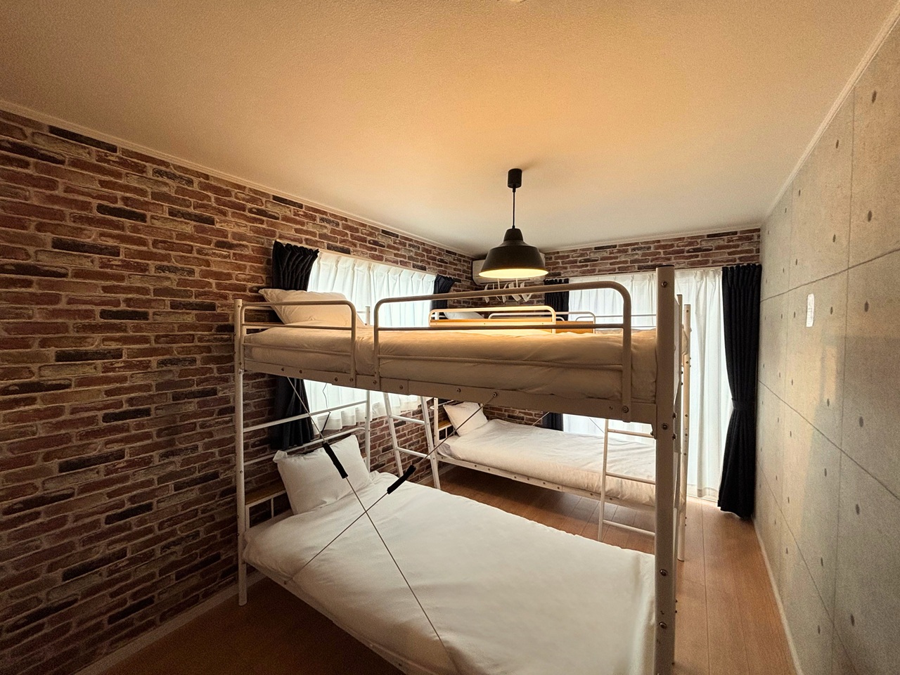 B棟：ベッドルーム