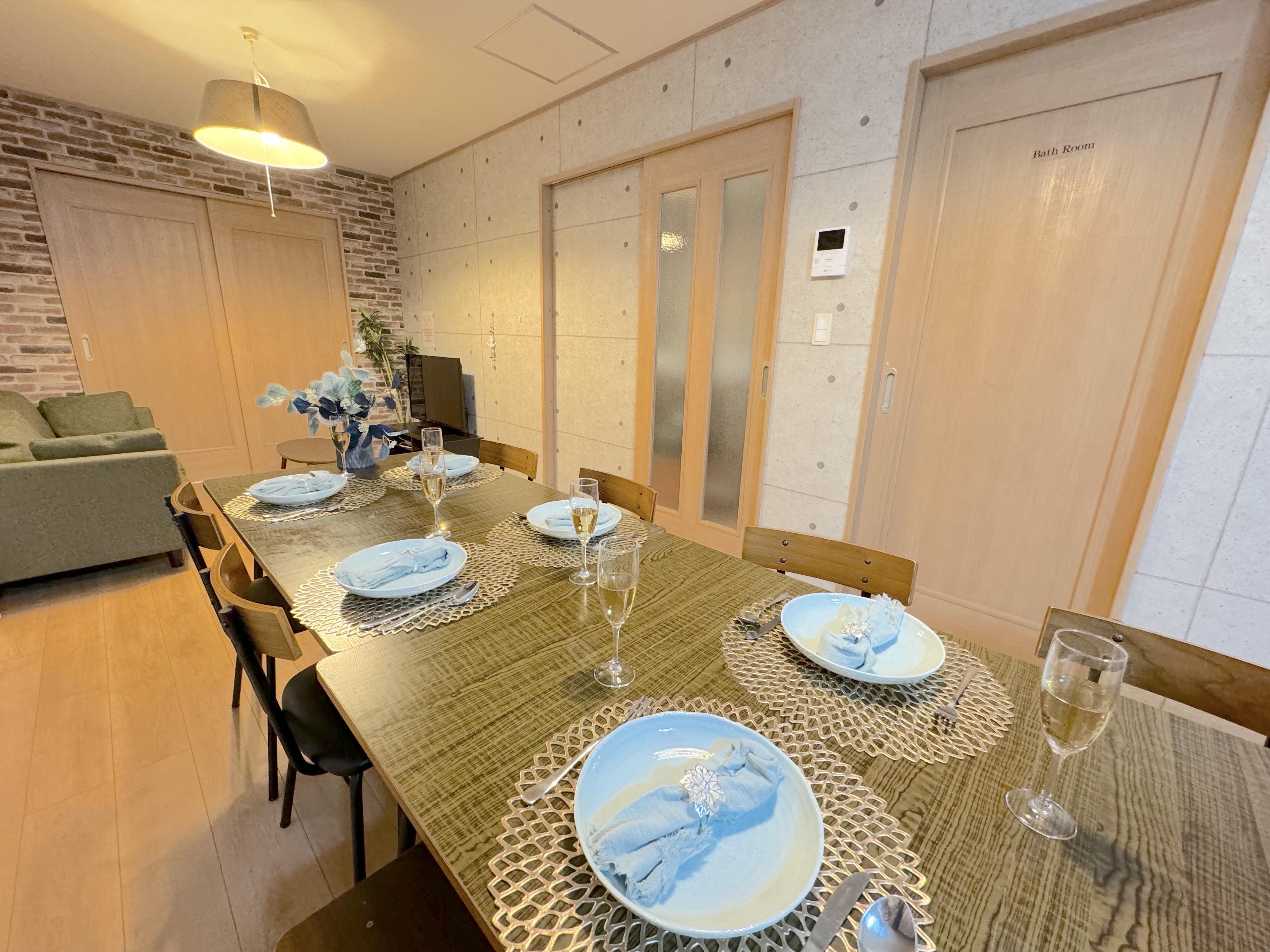 D棟：リビングダイニング