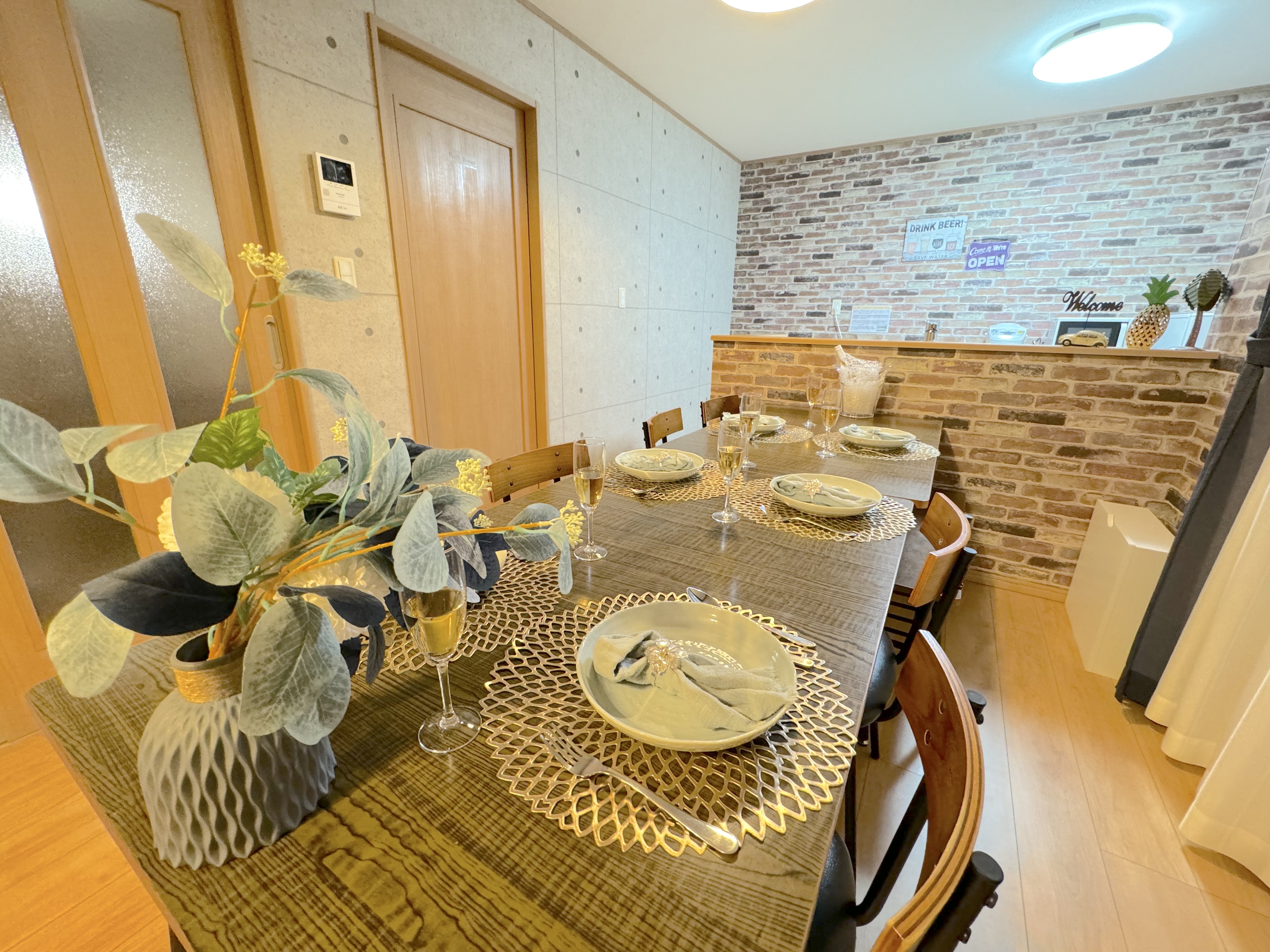 D棟：リビングダイニング