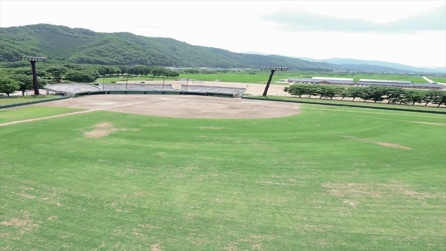 枇杷の影運動公園野球場（Cloud Campから車で10分）