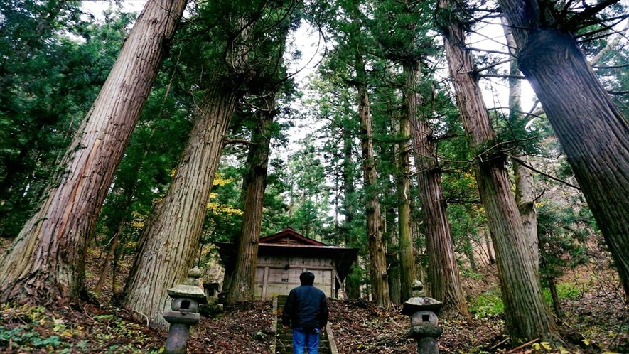 Cloud Camp　近隣の集落内　神社