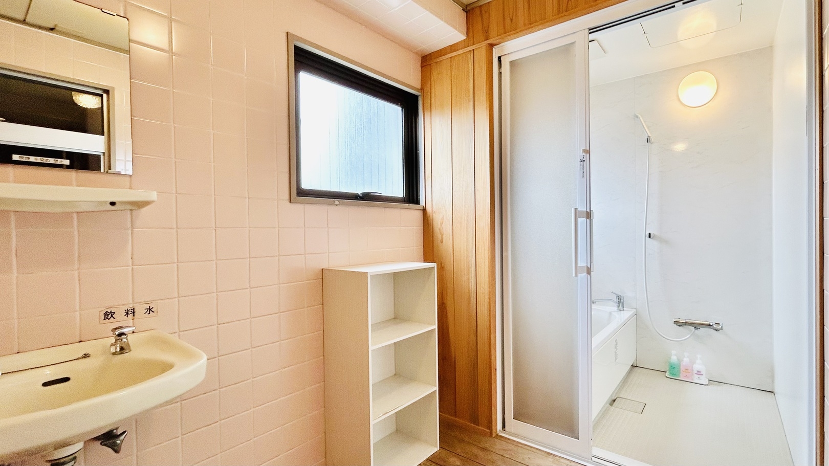 【１日１室限定】お風呂、トイレが室外にあるからこそできるこのお値段！ひろびろ和室！１８畳！