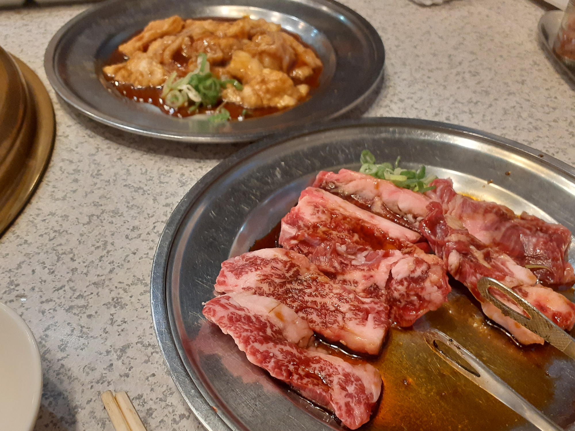 【ホテルから徒歩5分・焼肉屋「南大門」】秘伝のタレもとっても美味しくてお肉にバッチリ合います！