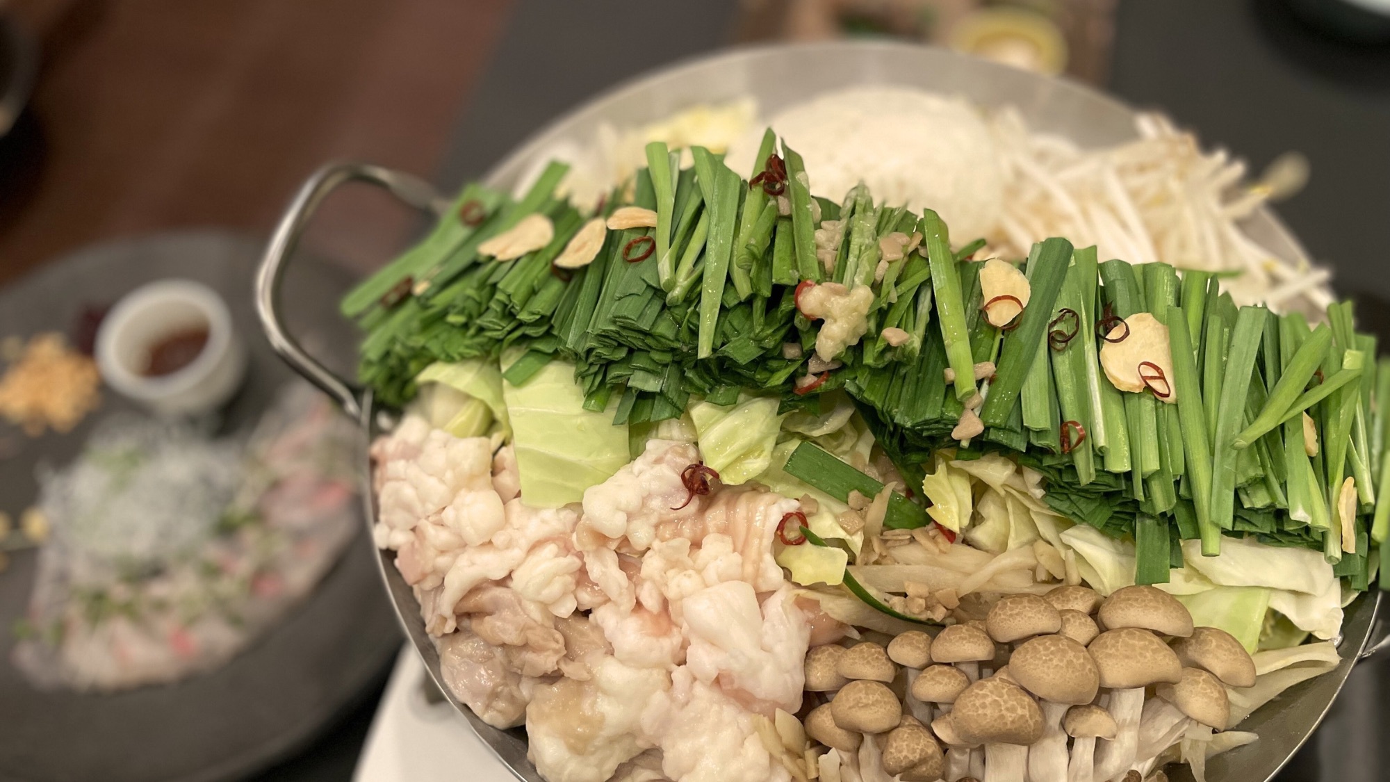 【2食】★人気★「選べる3種の鍋」《鴨鍋・牛ホルモン・牛そずり》好評の《籠盛り和朝食》プラン
