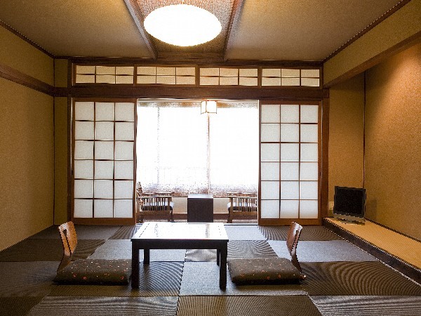 Kamar sederhana dengan lampu kertas Jepang [kamar normal]