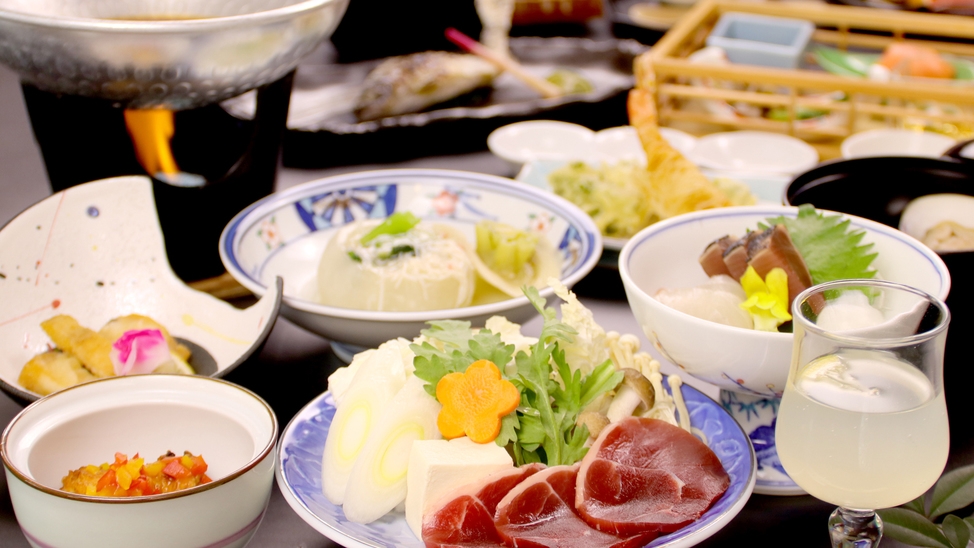 ★【1泊2食】冬限定｜山の恵み・ぼたん鍋を味わう温泉ステイ
