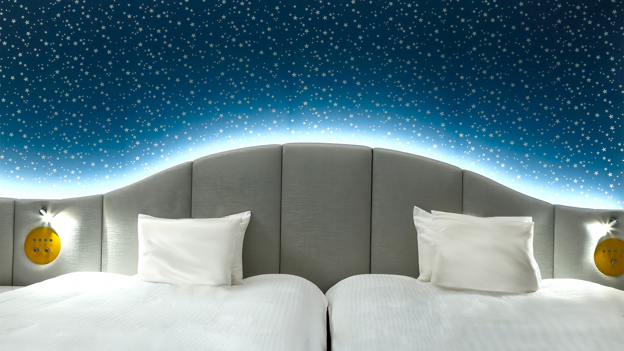 夜空に輝く星々をイメージした「スターリールーム」。