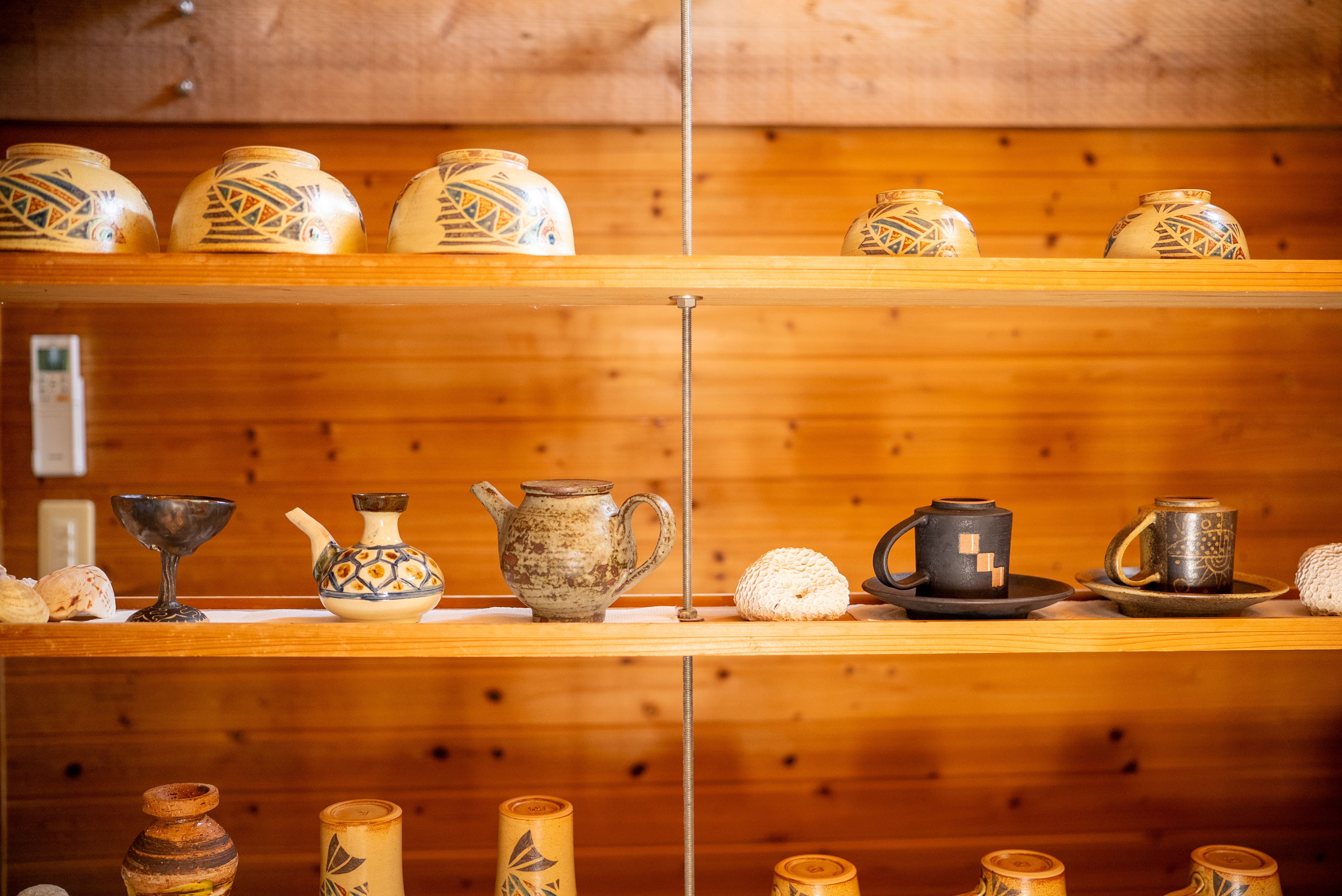 山の小屋　食器類